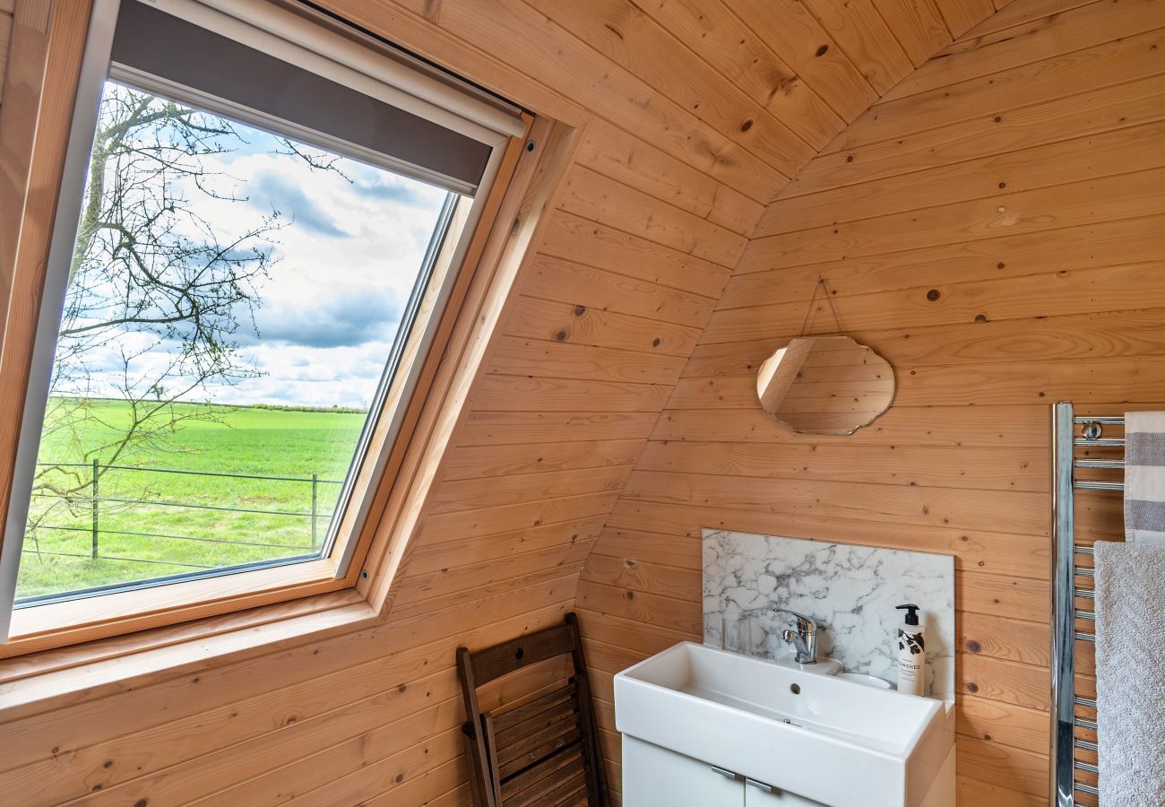 Farm stay in Camerton - The Pods