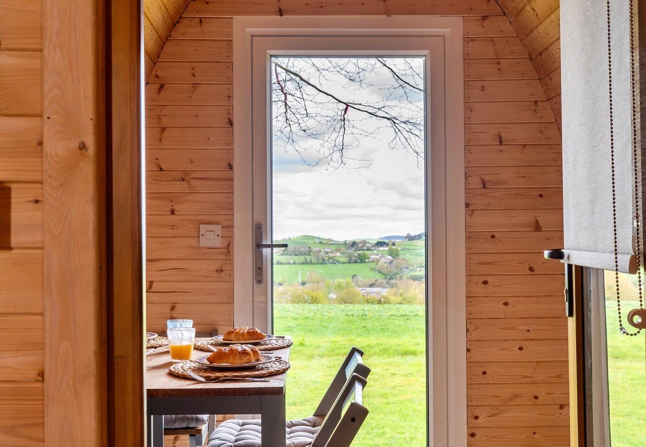 Farm stay in Camerton - The Pods