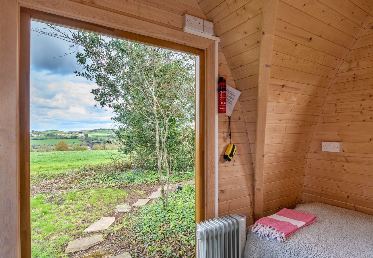 Farm stay in Camerton - The Pods