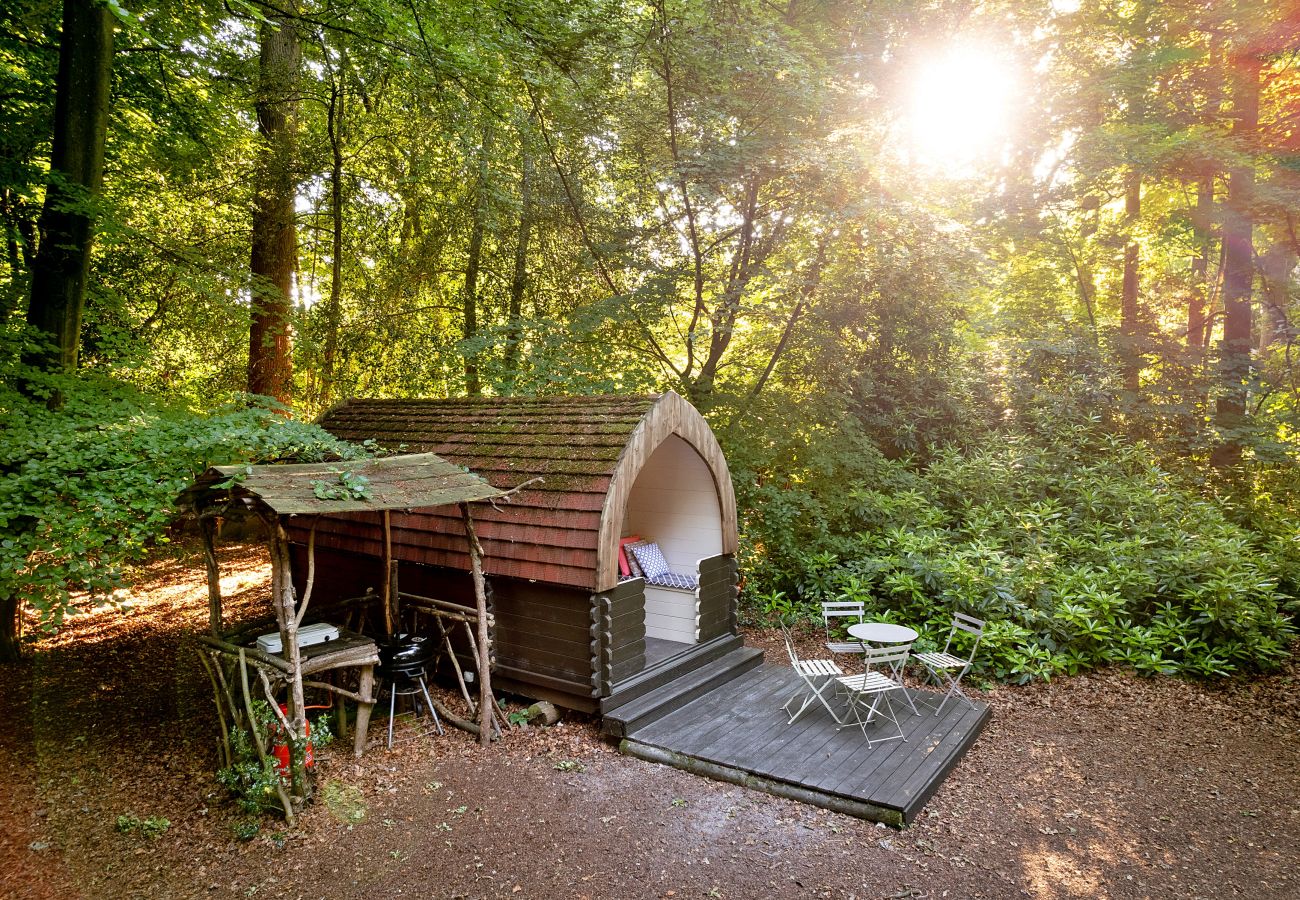 Chalet in Woolton Hill - Daisy Glamping Pod