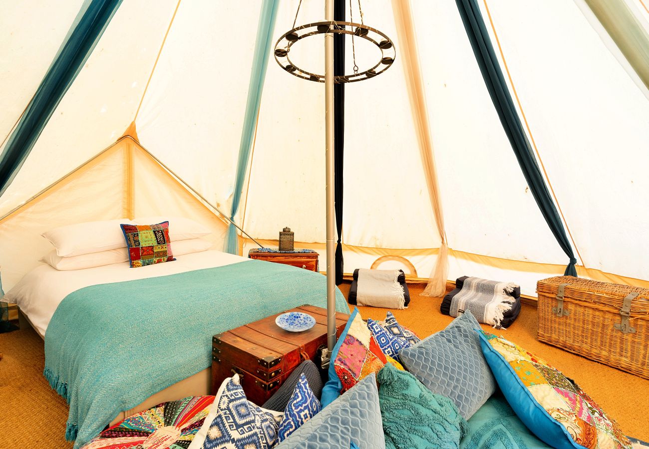 Chalet in Woolton Hill - Moroccan Bell Tent