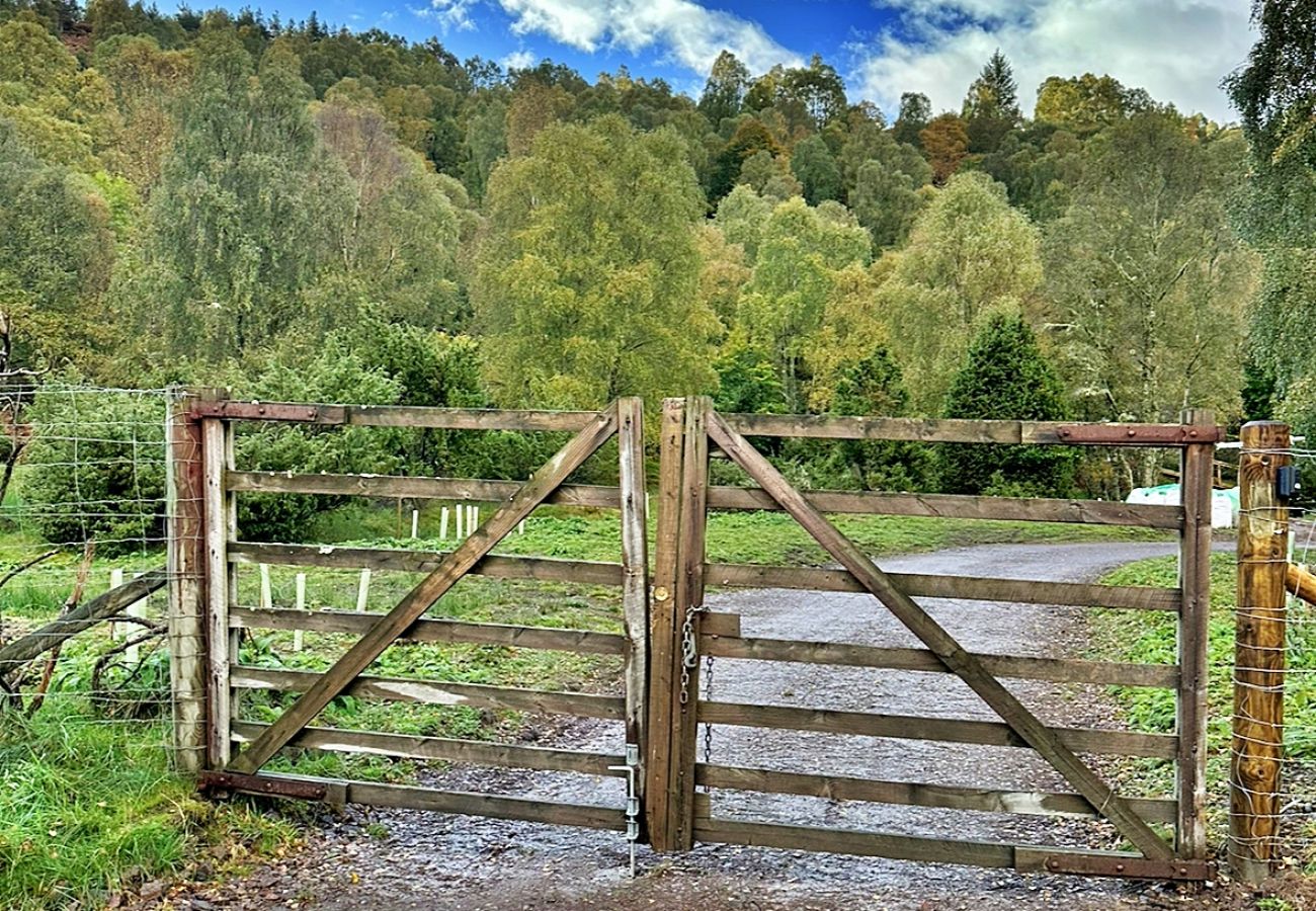 Chalet in Kiltarlity - Cosagach Falls Cabin