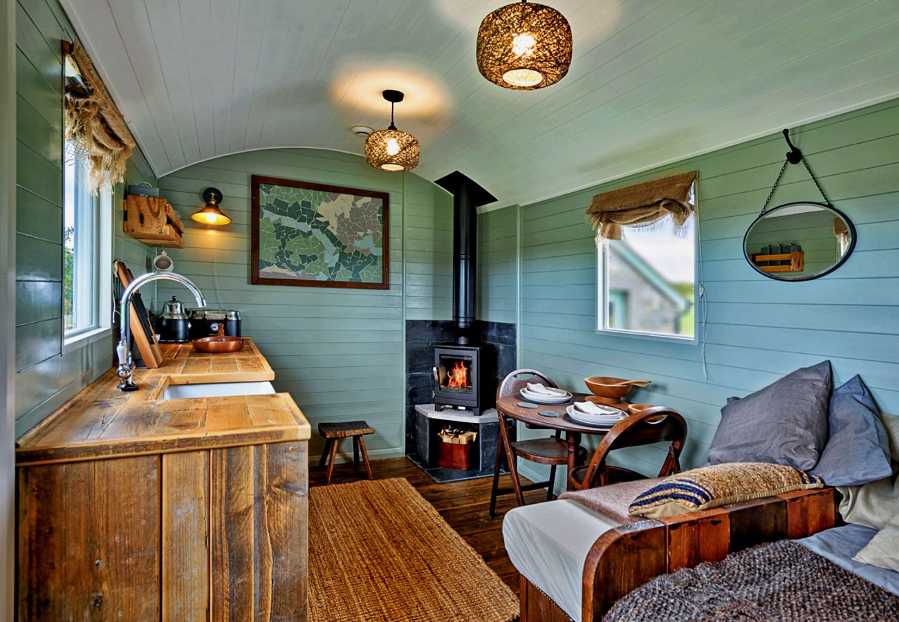 Chalet in Pwllheli - 'Joan' Shepherds Hut