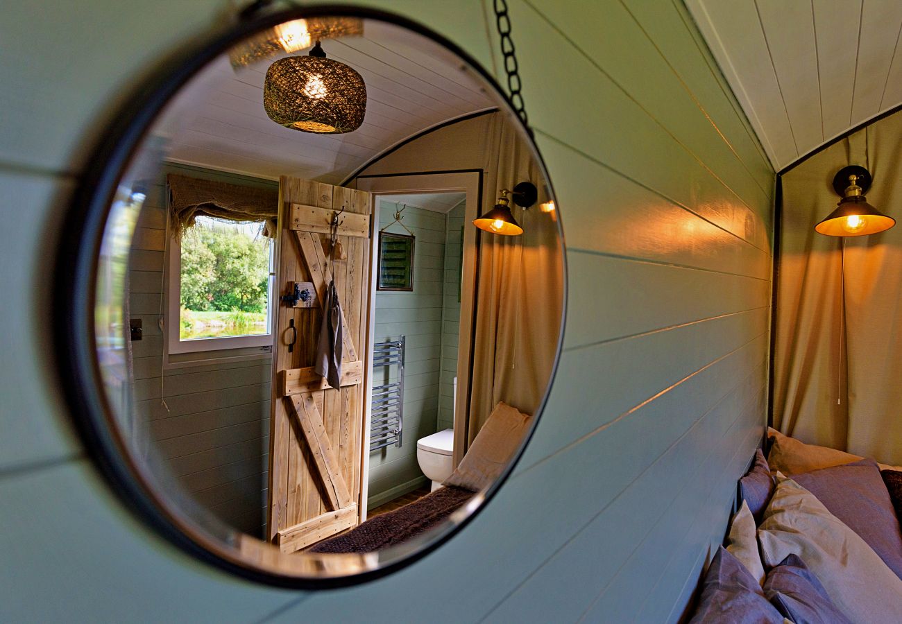 Chalet in Pwllheli - 'Joan' Shepherds Hut