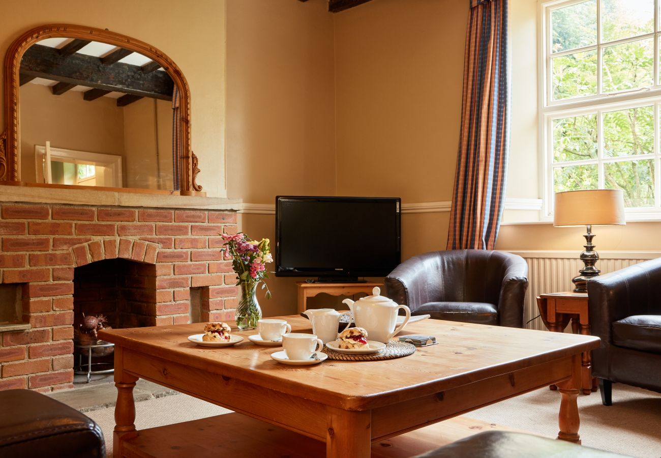 House in Ashbourne - Nether Burrows Farm