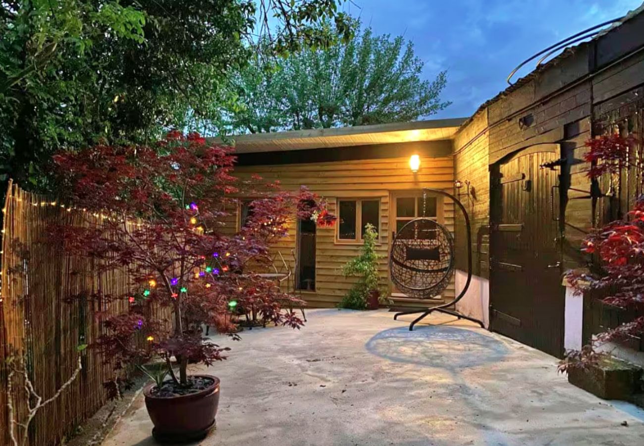 Cabin in Romsey - Hilltop Stable